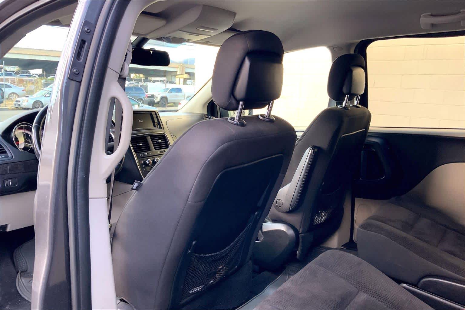 Thumbnail: 2019 Dodge Grand Caravan - 12