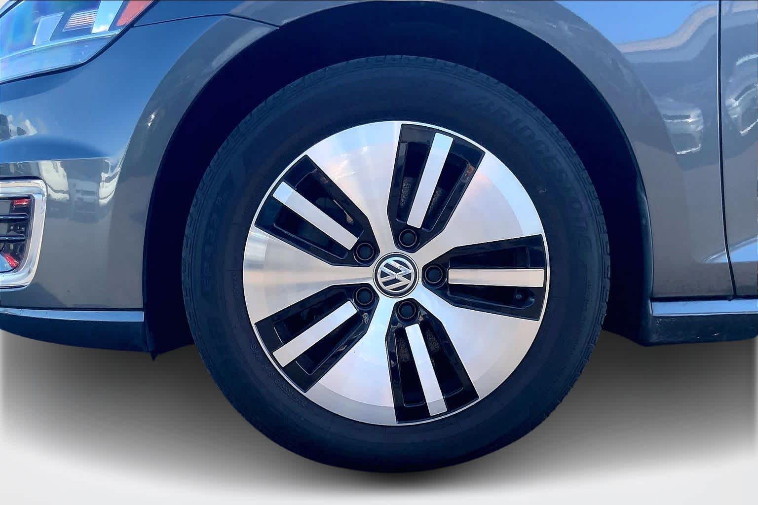 2019 Volkswagen e-Golf e-Golf SE - Photo 7
