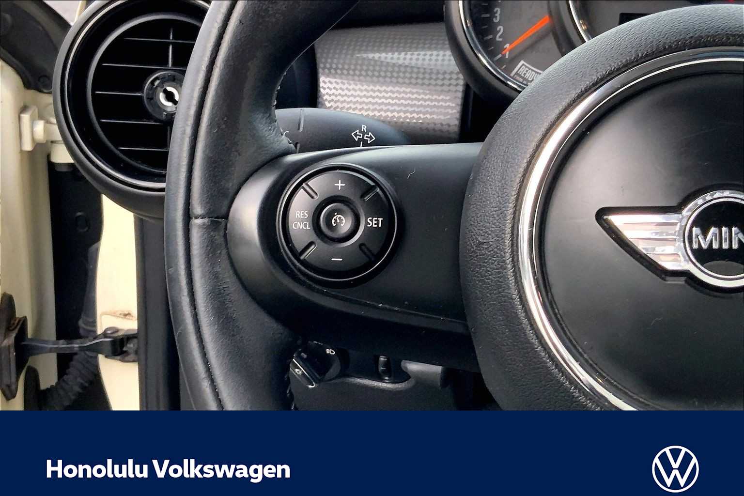 Thumbnail: 2017 MINI Cooper Hardtop - 23