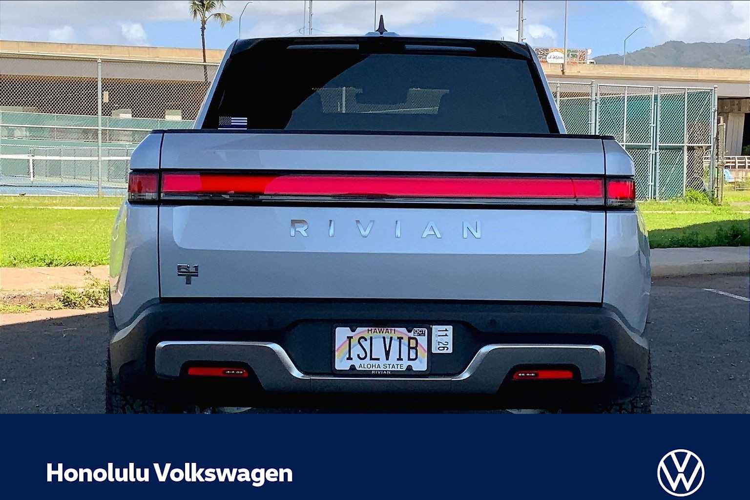 Thumbnail: 2026 Rivian R1T - 5