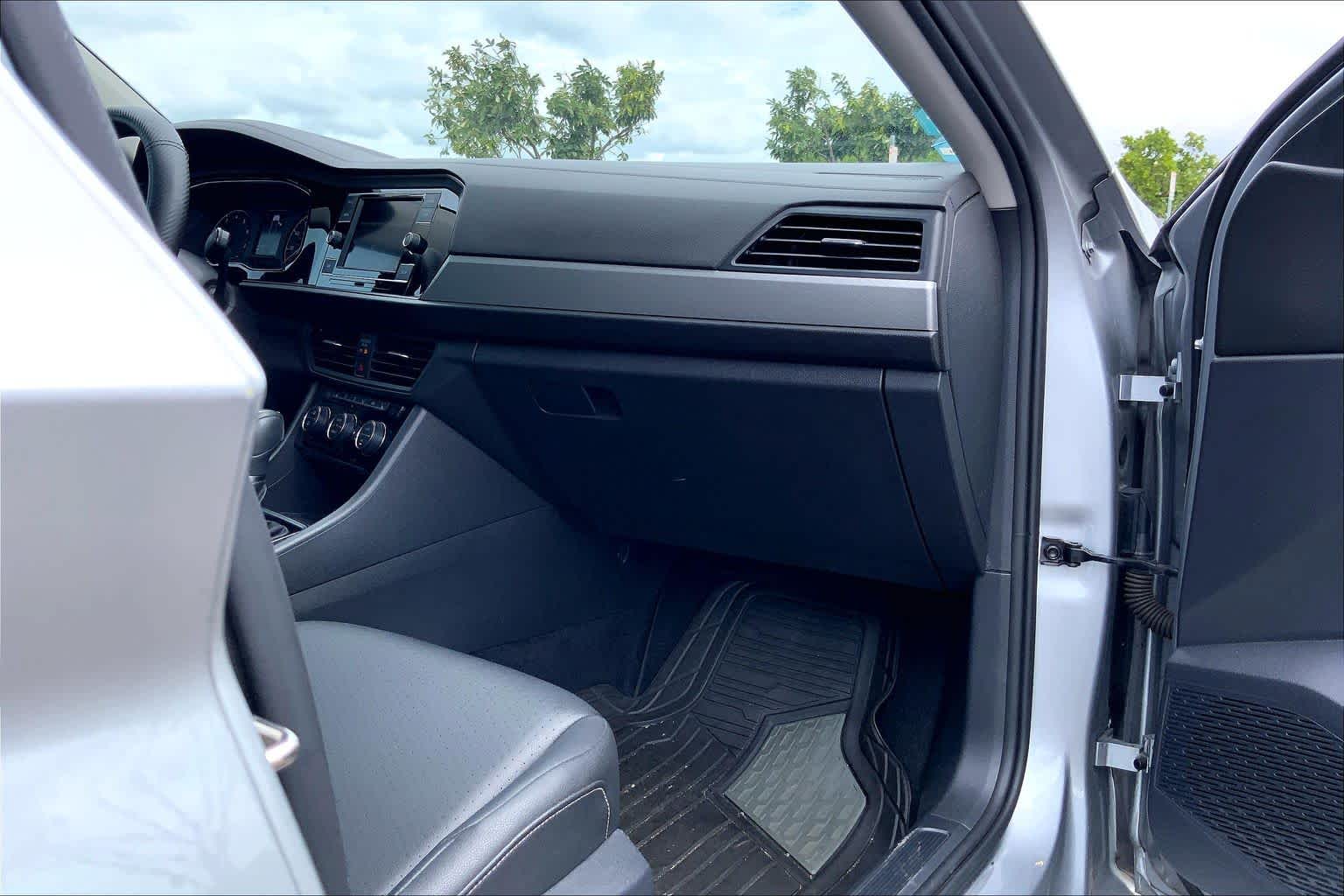 Thumbnail: 2019 Volkswagen Jetta - 23