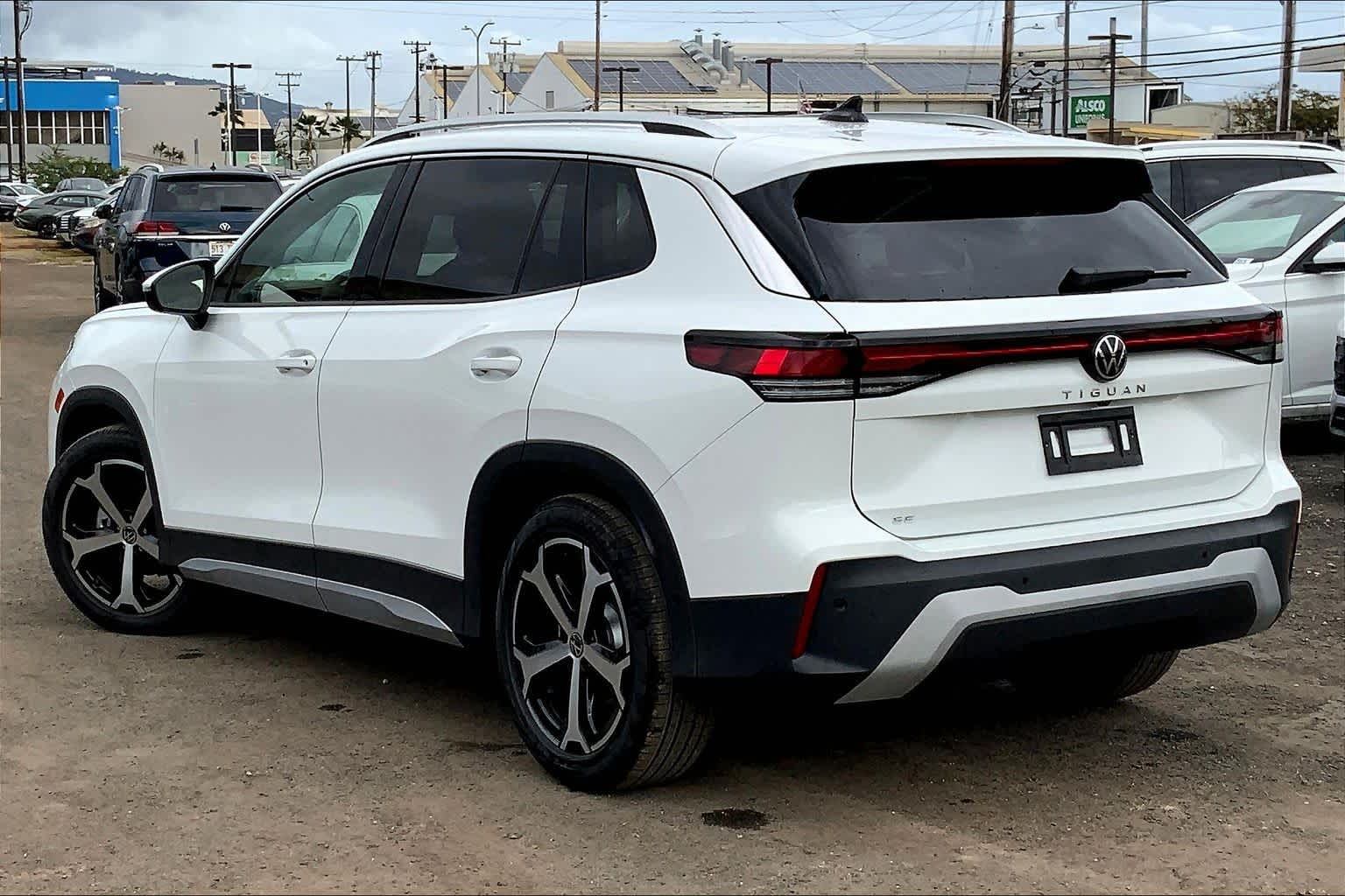 Thumbnail: 2026 Volkswagen Tiguan - 4