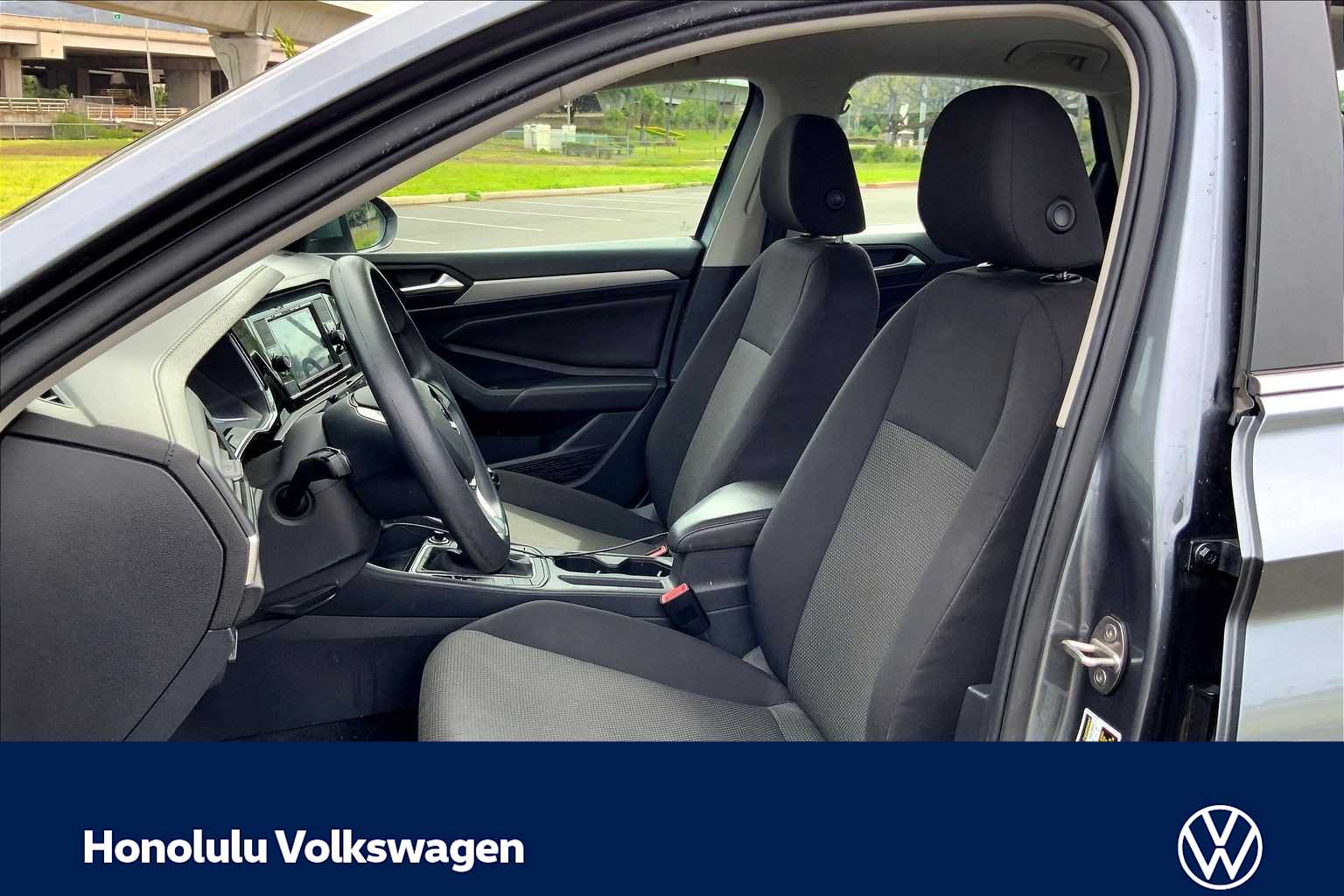 Thumbnail: 2019 Volkswagen Jetta - 11