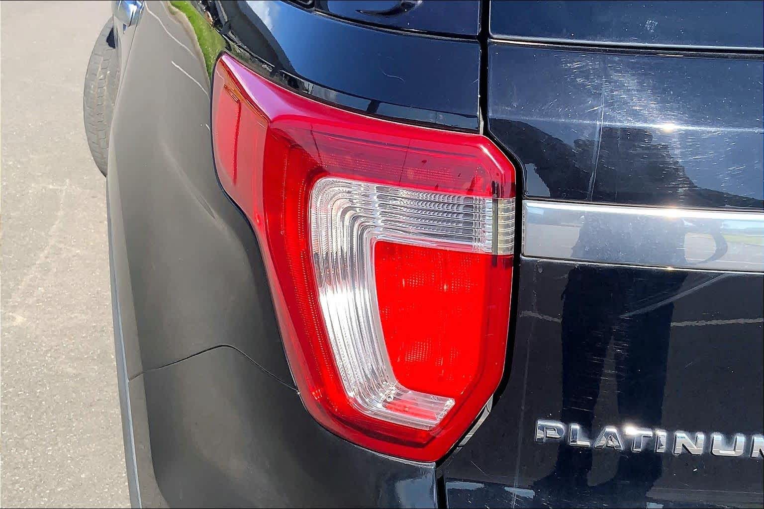 Thumbnail: 2016 Ford Explorer - 32