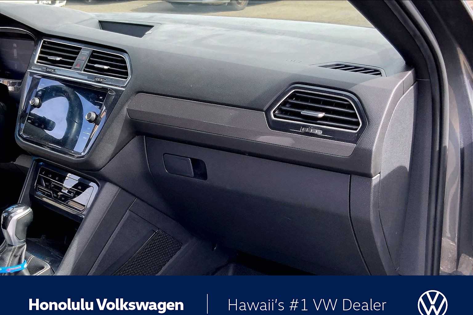 Thumbnail: 2022 Volkswagen Tiguan - 22