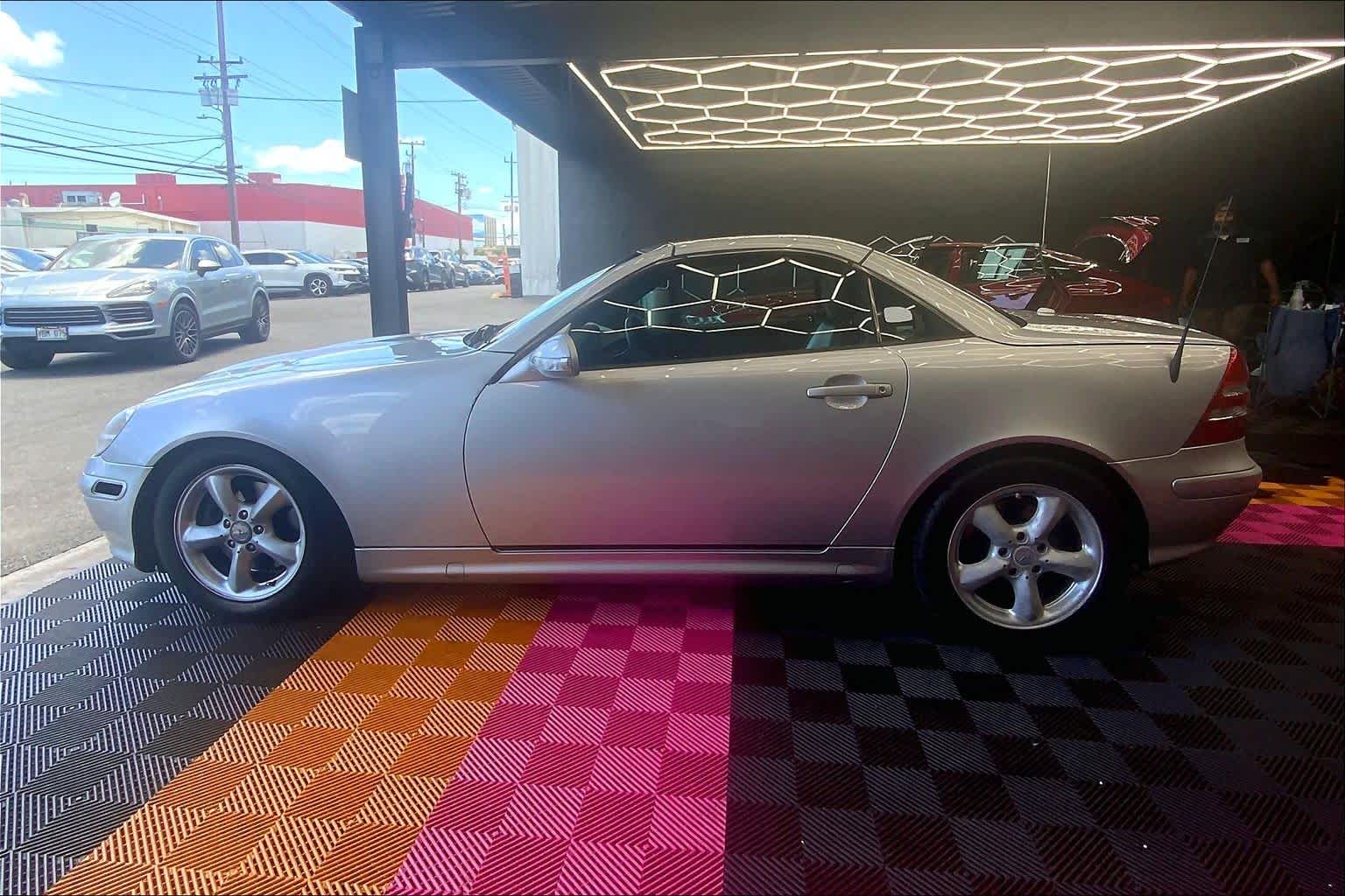 Thumbnail: 2001 Mercedes-Benz SLK - 3