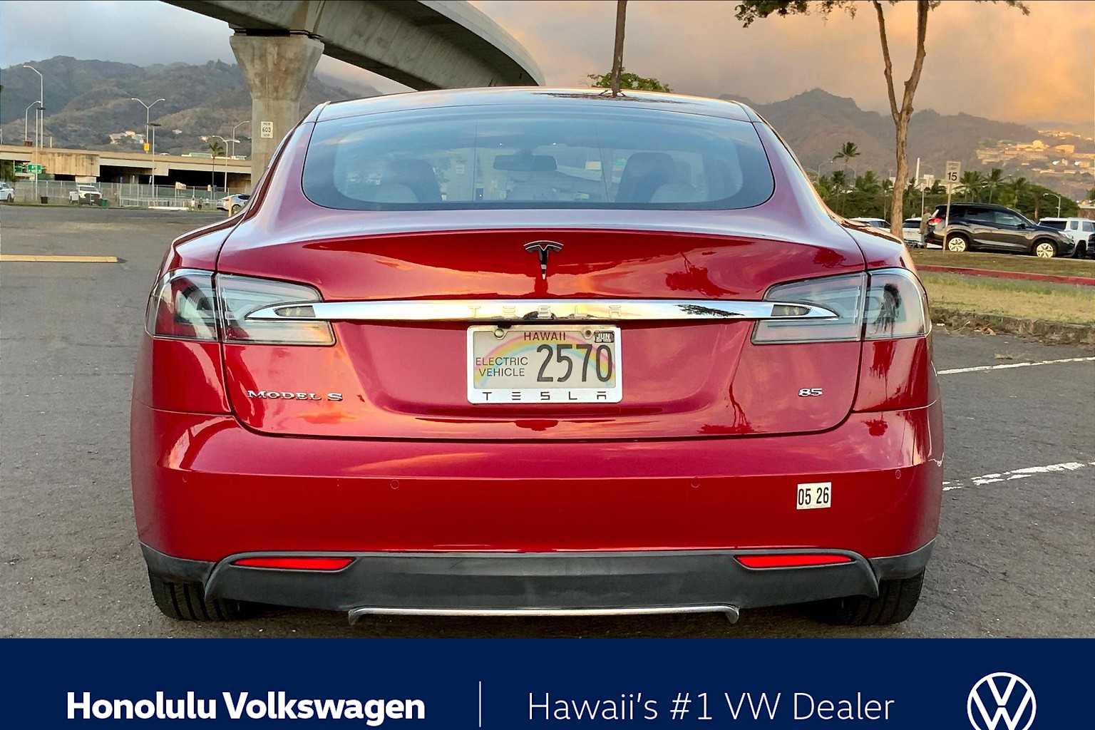 Thumbnail: 2014 Tesla Model S - 5