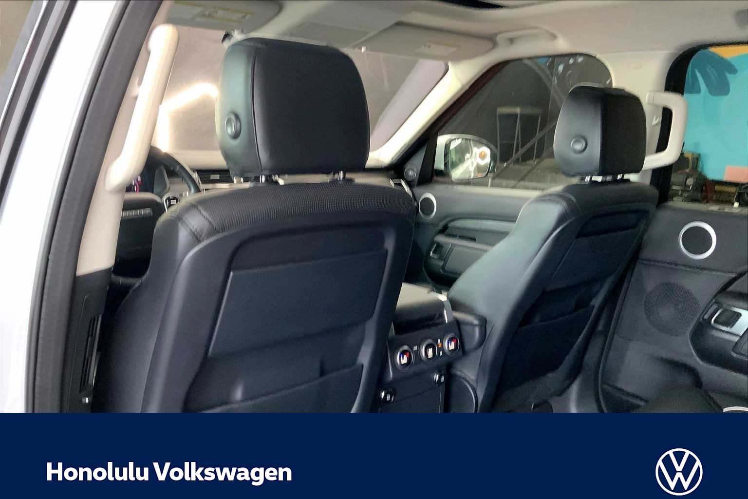 Thumbnail: 2020 Land Rover Discovery - 12