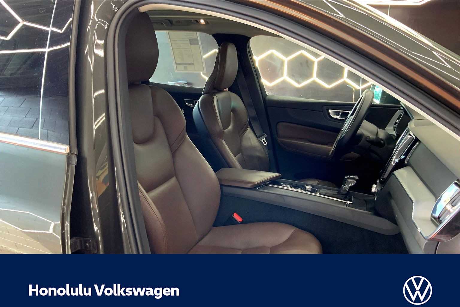 Thumbnail: 2020 Volvo XC60 - 12