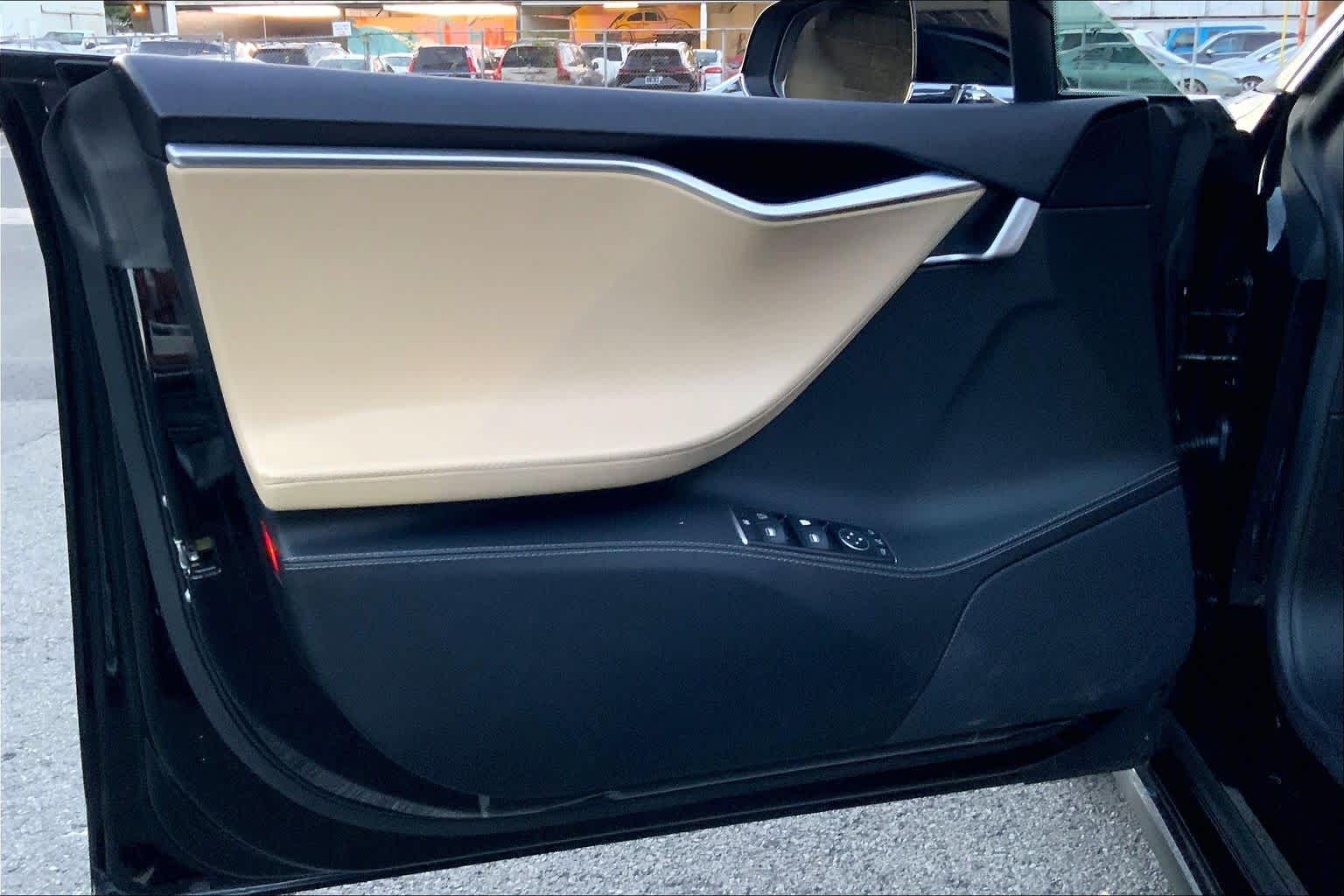 Thumbnail: 2015 Tesla Model S - 27