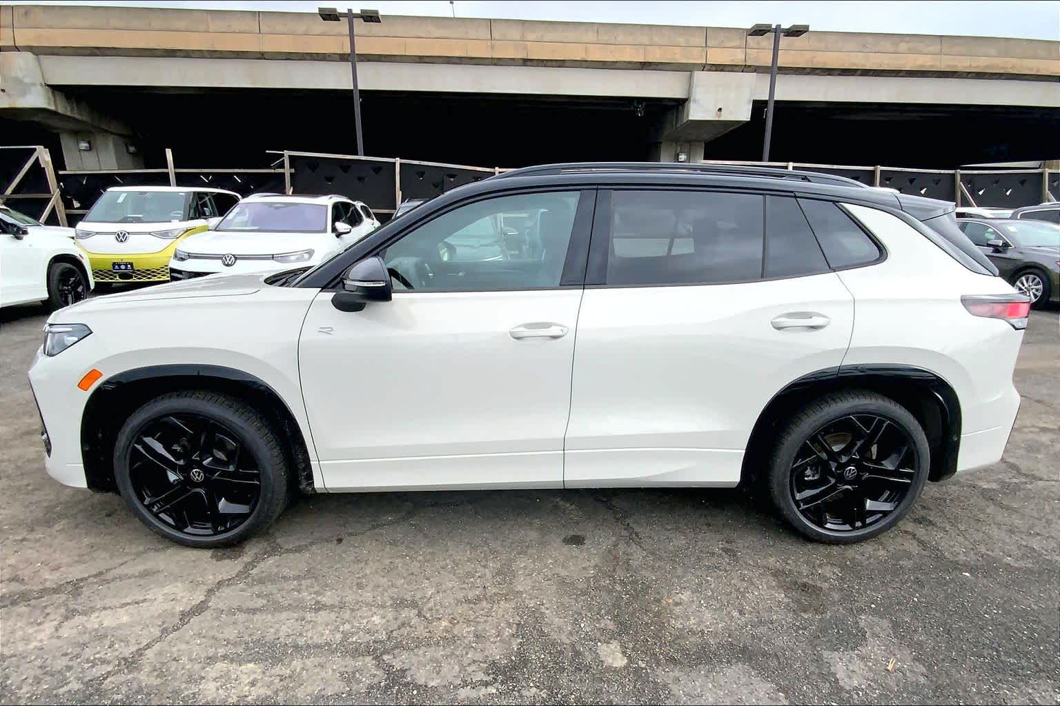 Thumbnail: 2026 Volkswagen Tiguan - 3