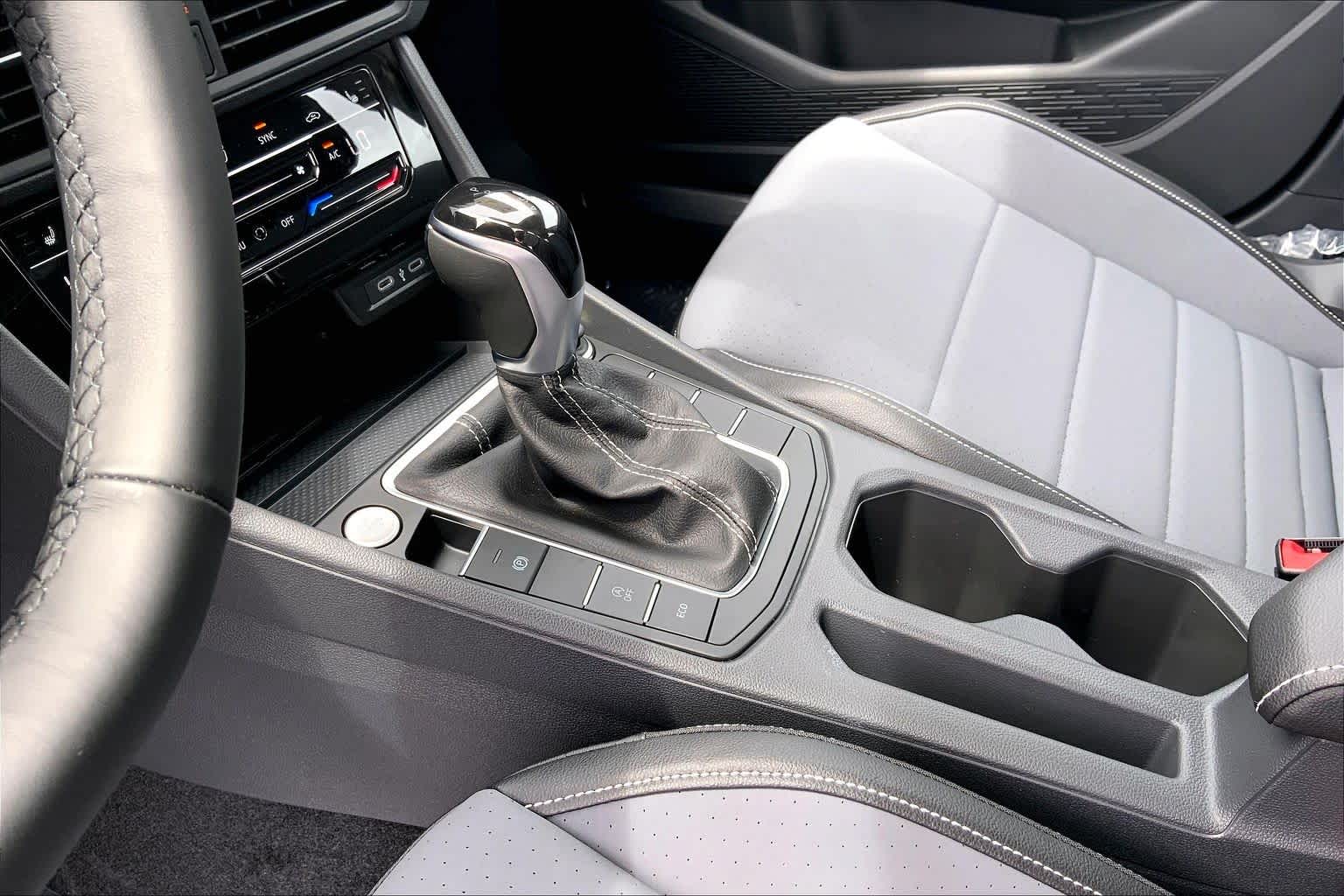 Thumbnail: 2026 Volkswagen Jetta - 17