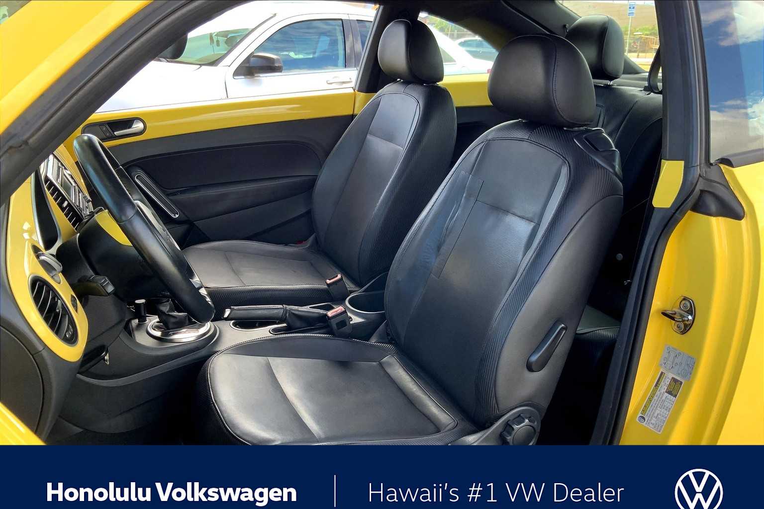 Thumbnail: 2013 Volkswagen Beetle - 10