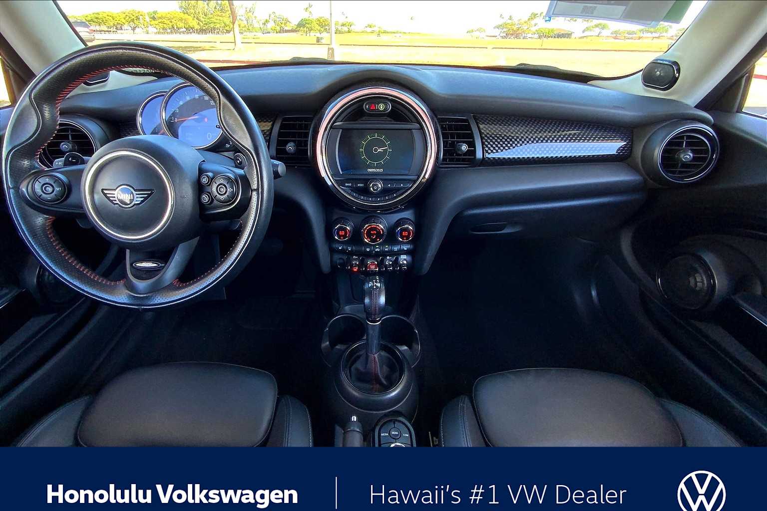 Thumbnail: 2019 MINI Cooper Hardtop - 9
