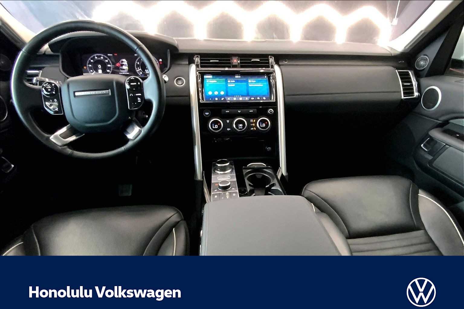 Thumbnail: 2020 Land Rover Discovery - 10