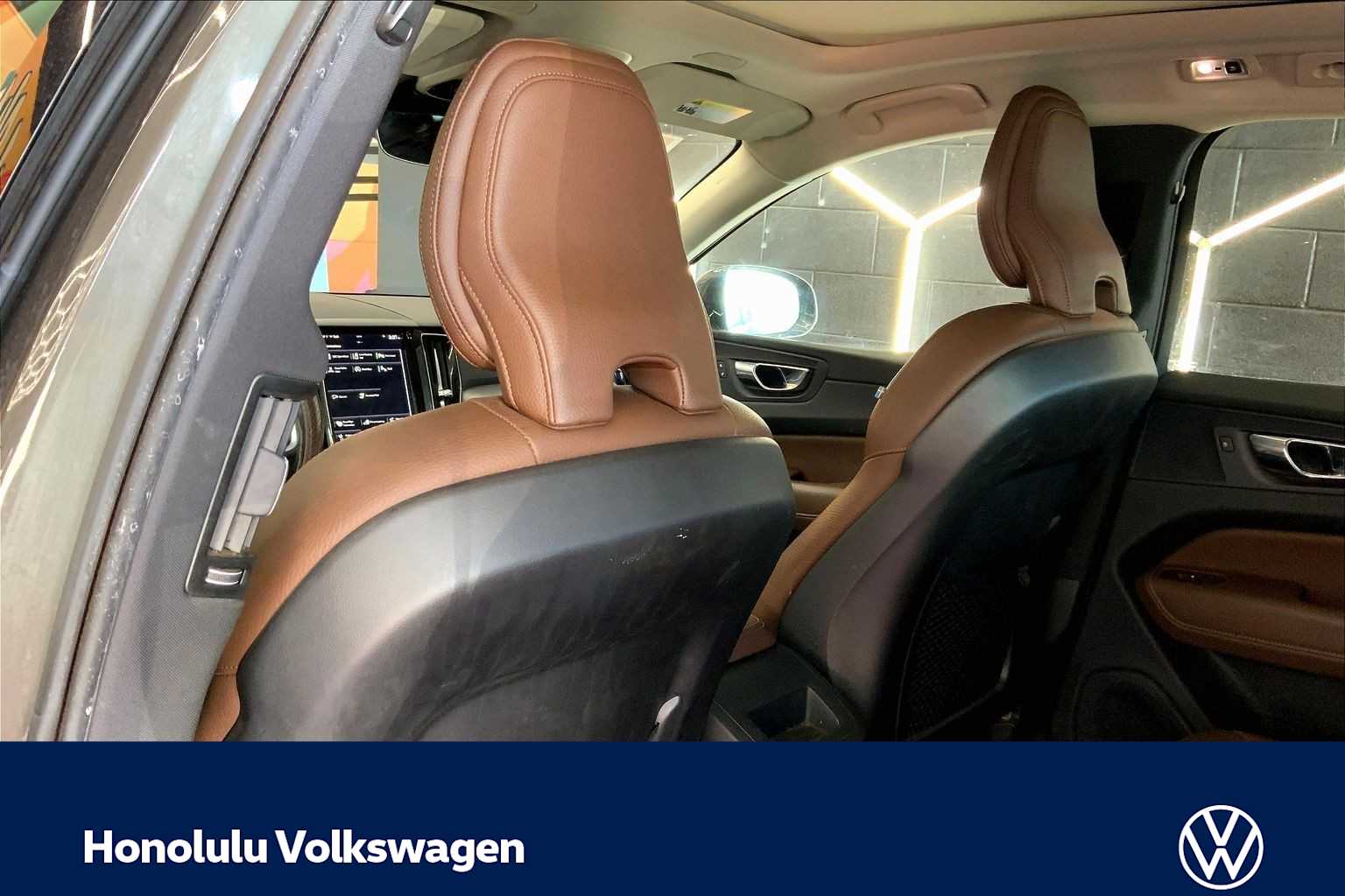 Thumbnail: 2020 Volvo XC60 - 11