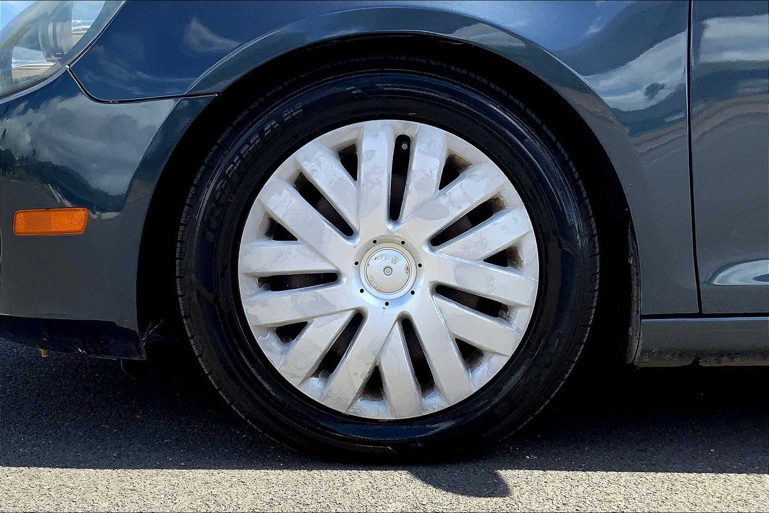 Thumbnail: 2010 Volkswagen Jetta - 8