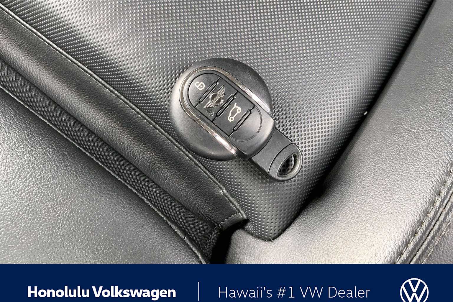 Thumbnail: 2021 MINI Cooper Hardtop - 17