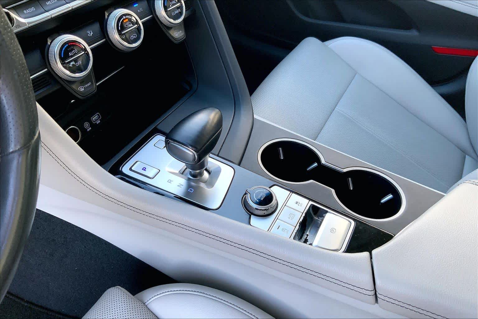Thumbnail: 2019 Genesis G70 - 16