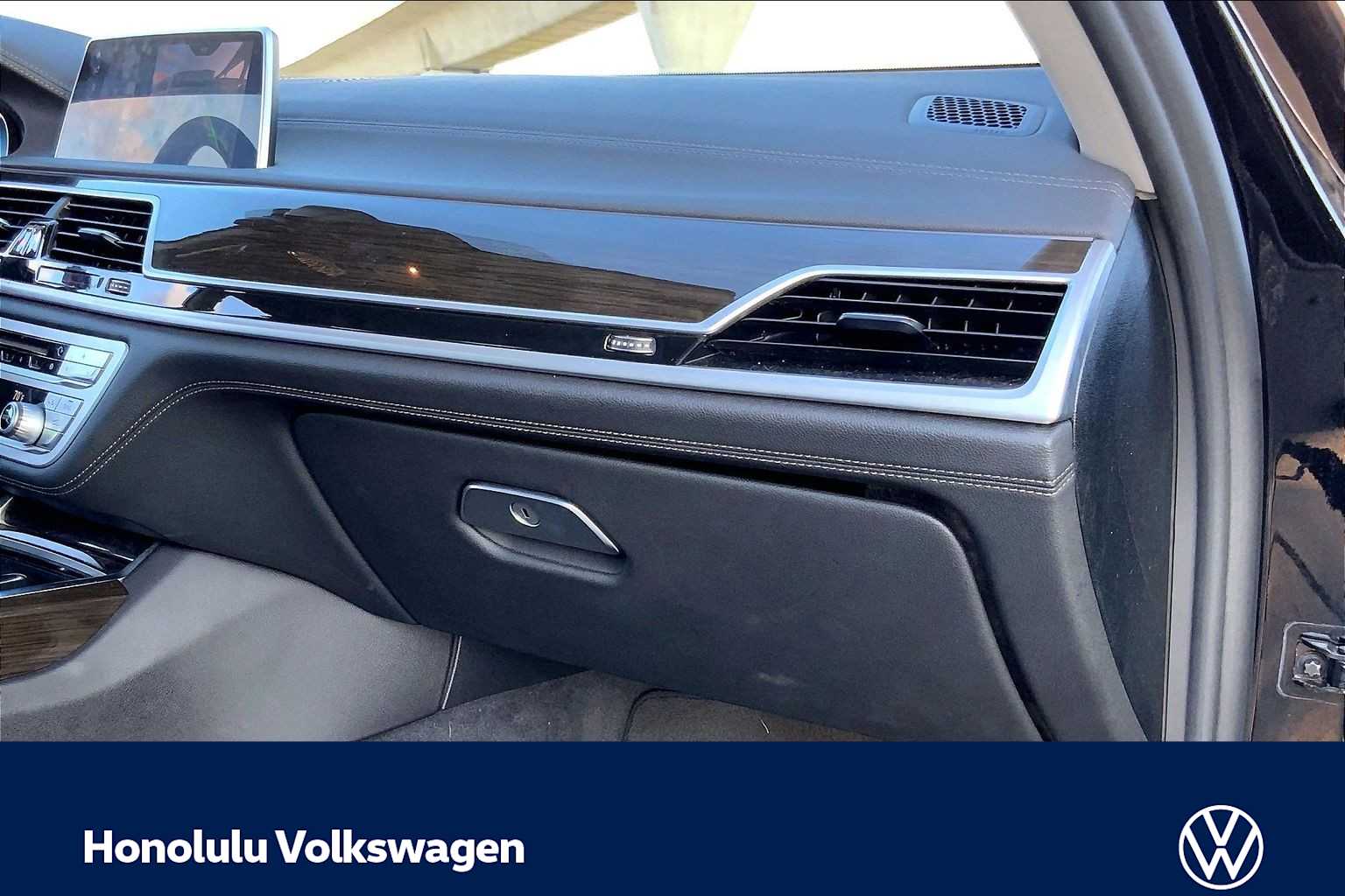 Thumbnail: 2019 BMW 7 Series - 22