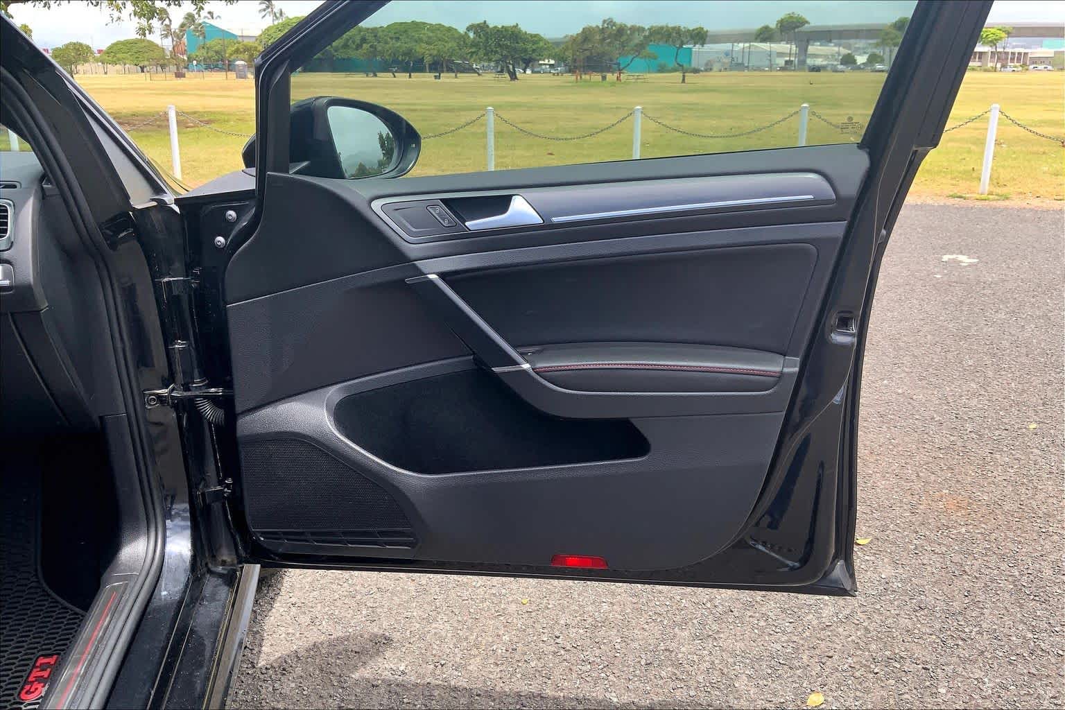 Thumbnail: 2021 Volkswagen Golf - 28