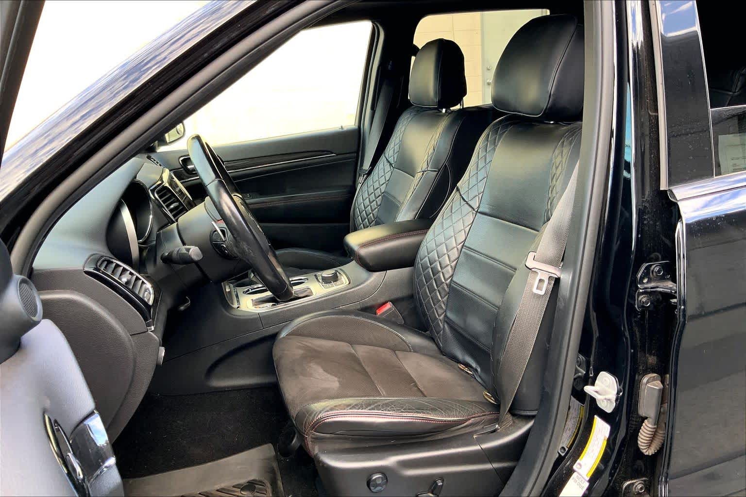 Thumbnail: 2020 Jeep Grand Cherokee - 11