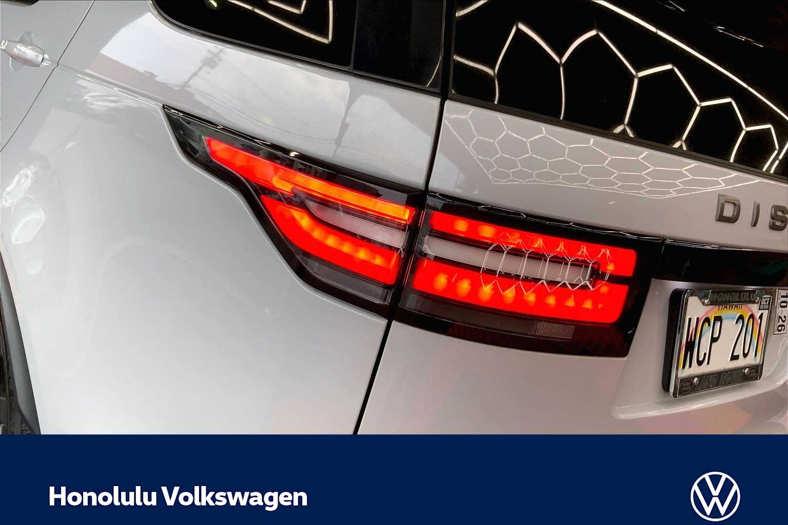 Thumbnail: 2020 Land Rover Discovery - 32