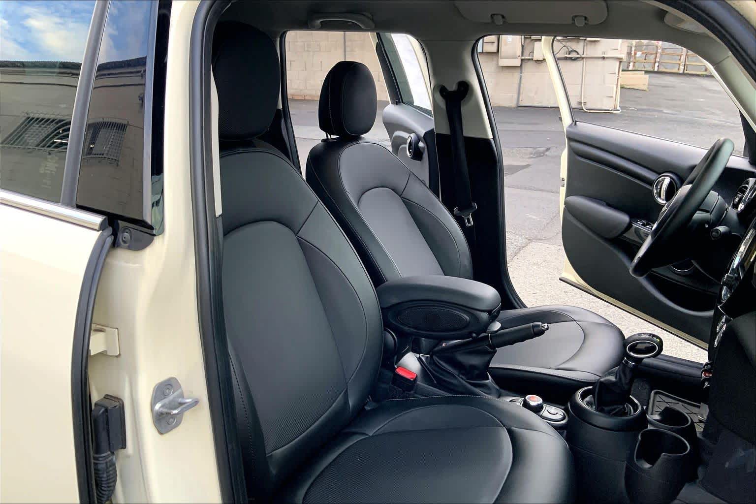 Thumbnail: 2017 MINI Cooper Hardtop - 12