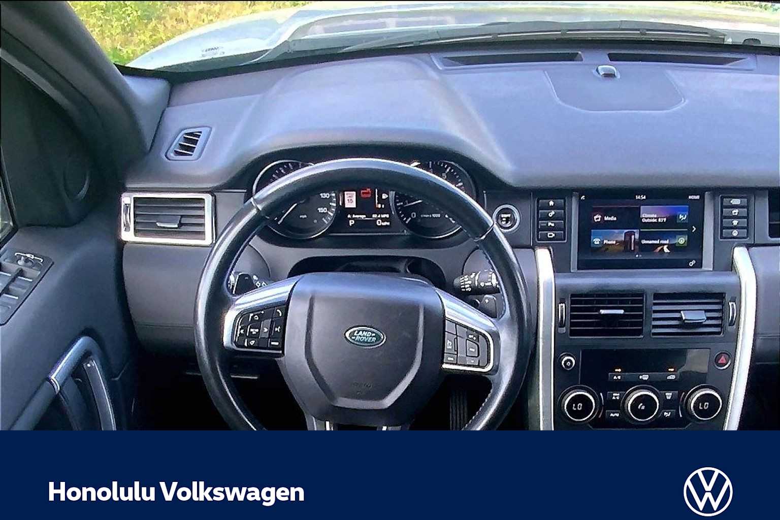 Thumbnail: 2016 Land Rover Discovery Sport - 14