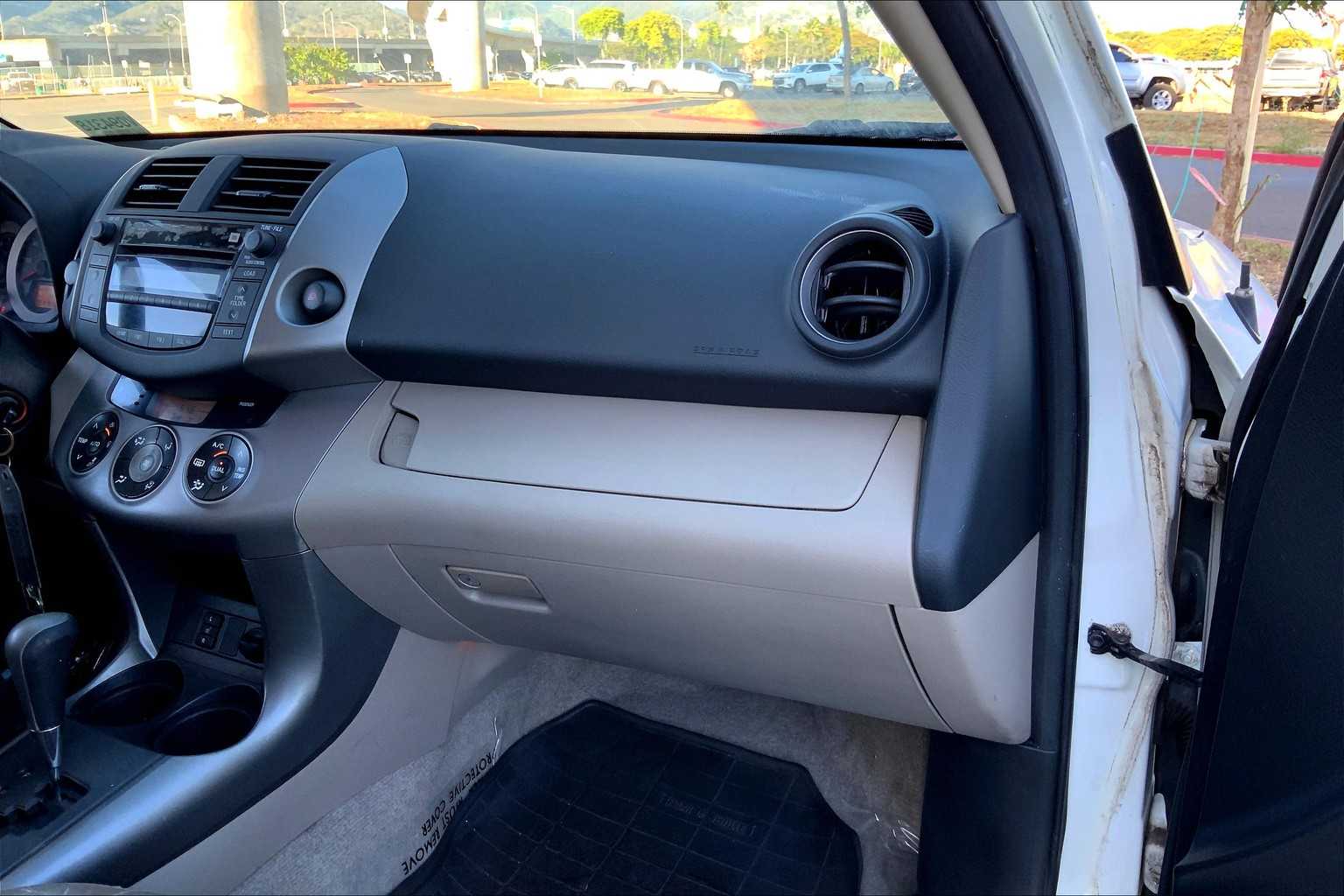 Thumbnail: 2008 Toyota RAV4 - 22