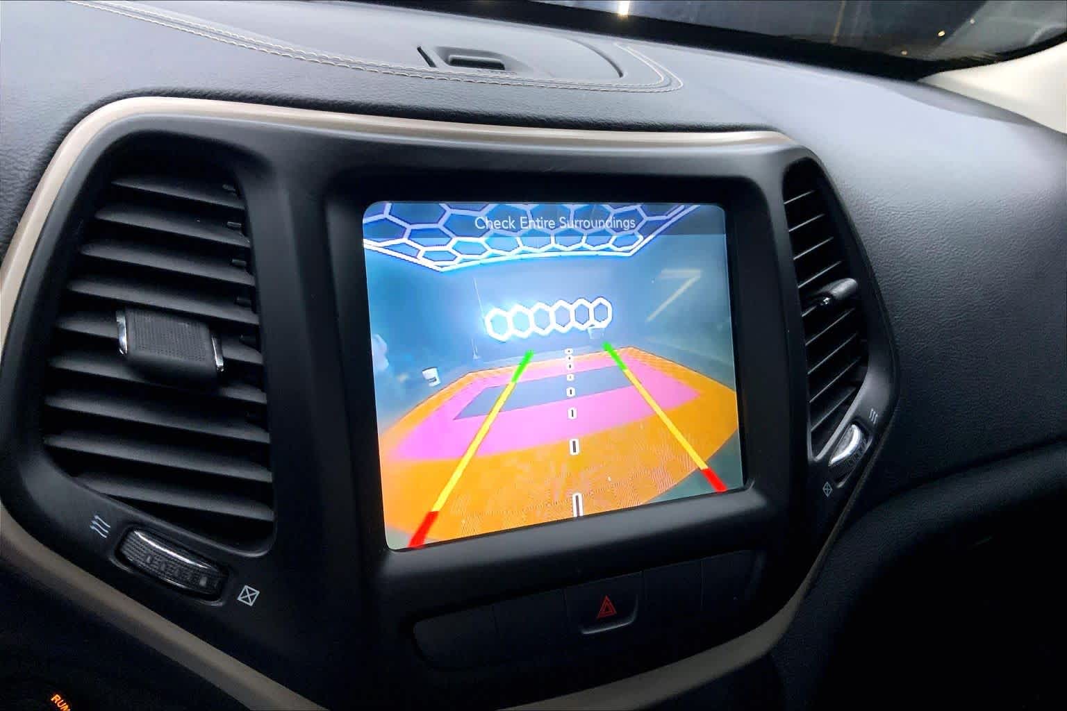 Thumbnail: 2015 Jeep Cherokee - 25