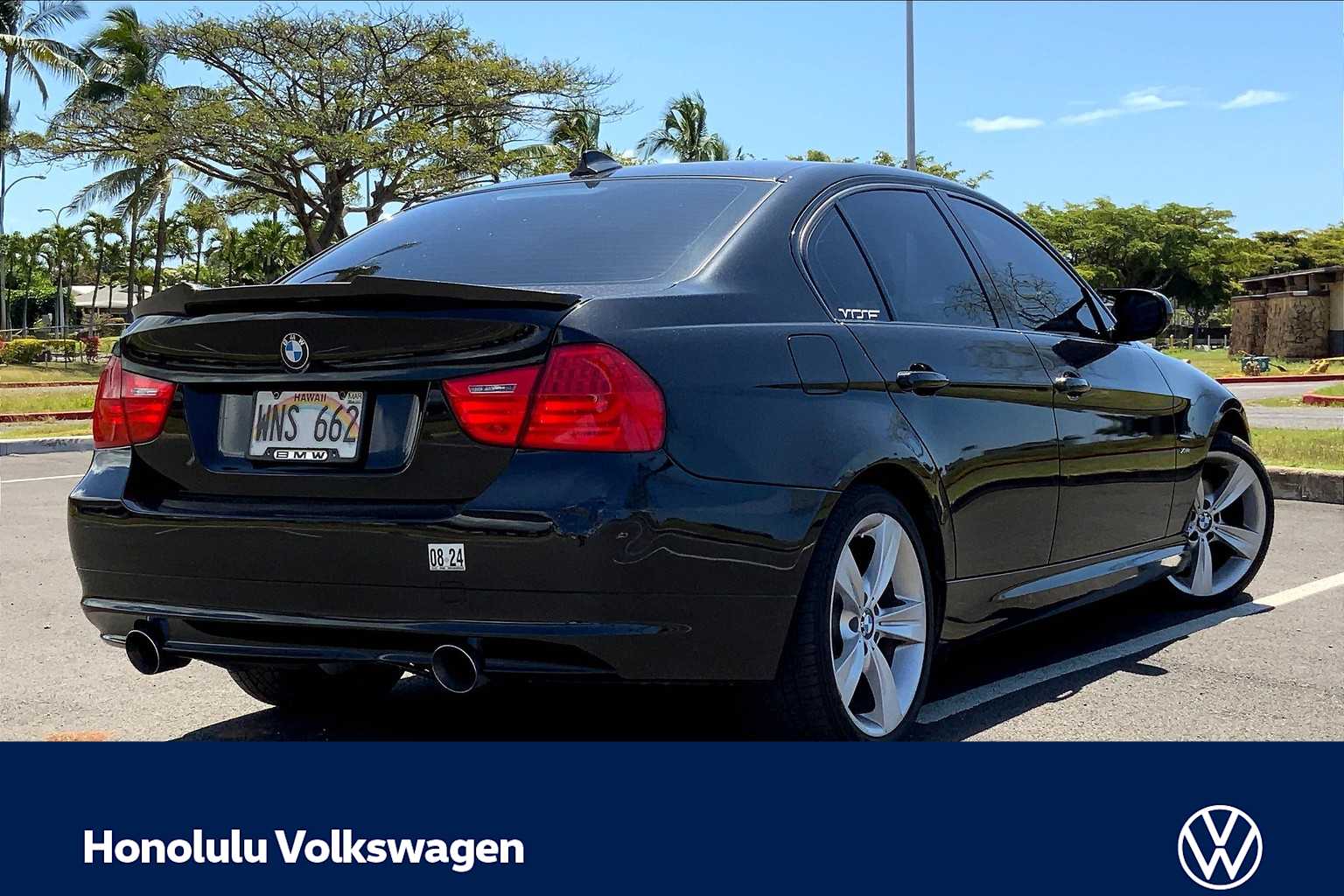 Thumbnail: 2011 BMW 3 Series - 20