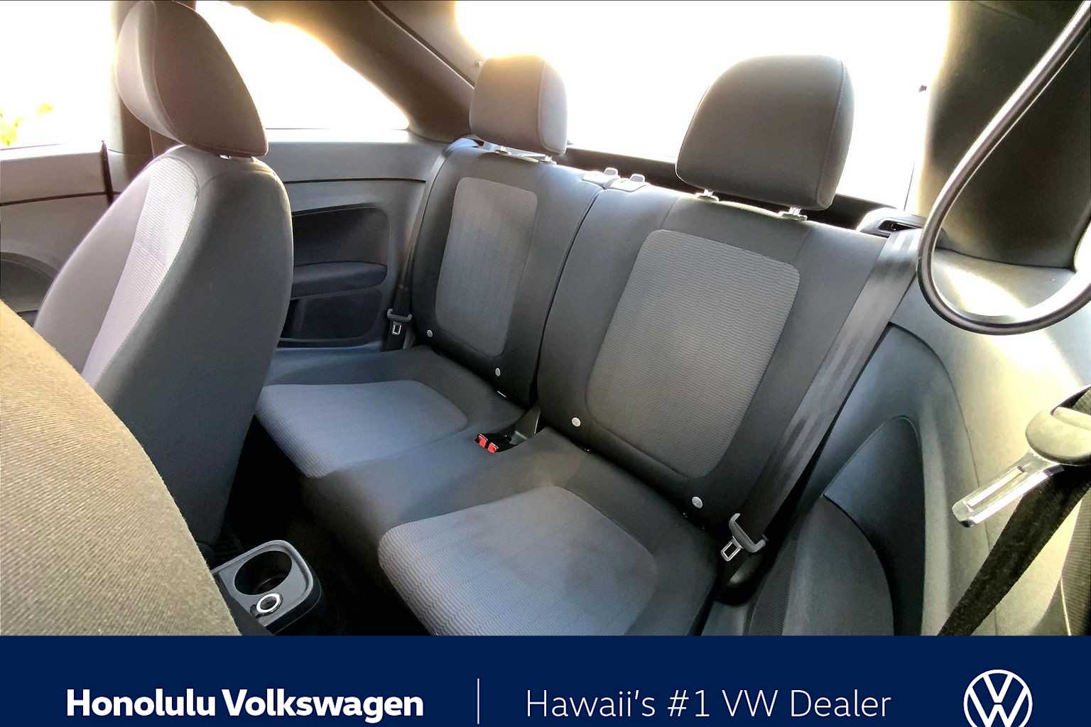 Thumbnail: 2013 Volkswagen Beetle - 27