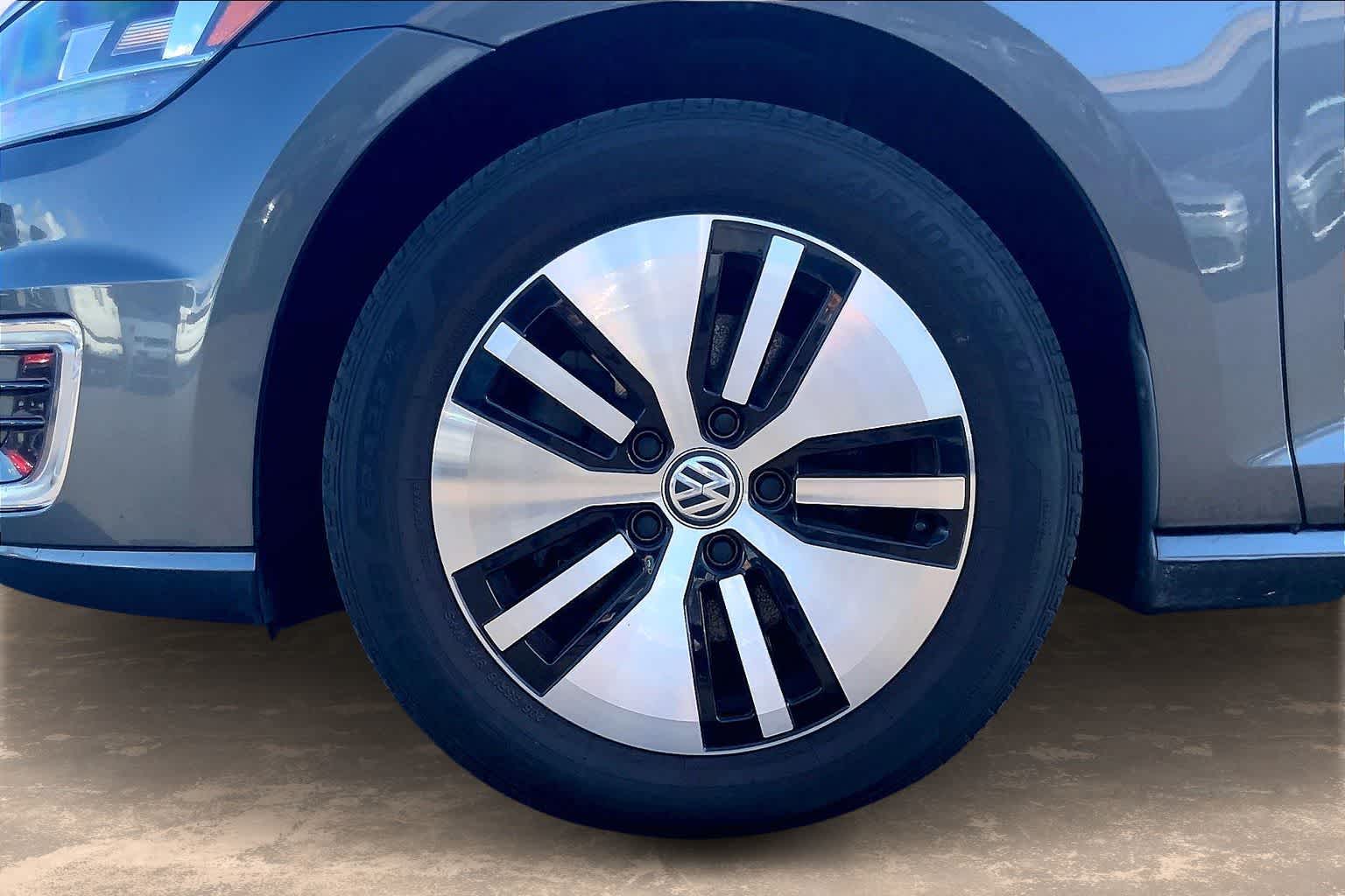 2019 Volkswagen e-Golf e-Golf SE - Photo 8