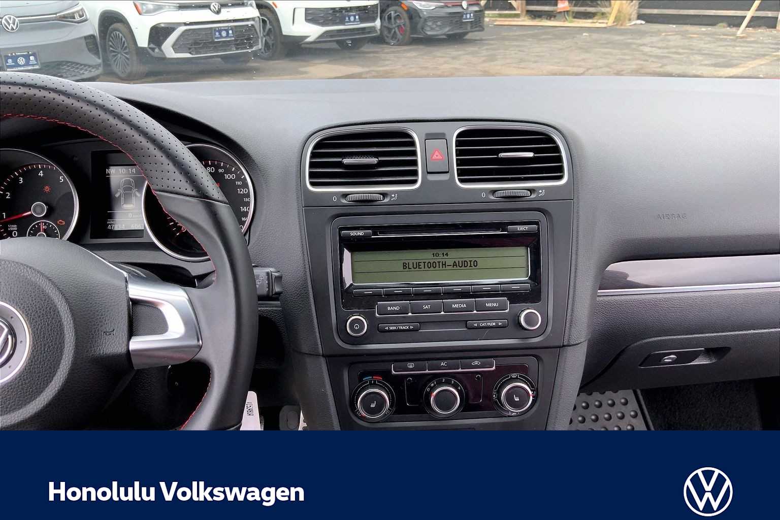 Thumbnail: 2011 Volkswagen Golf - 14