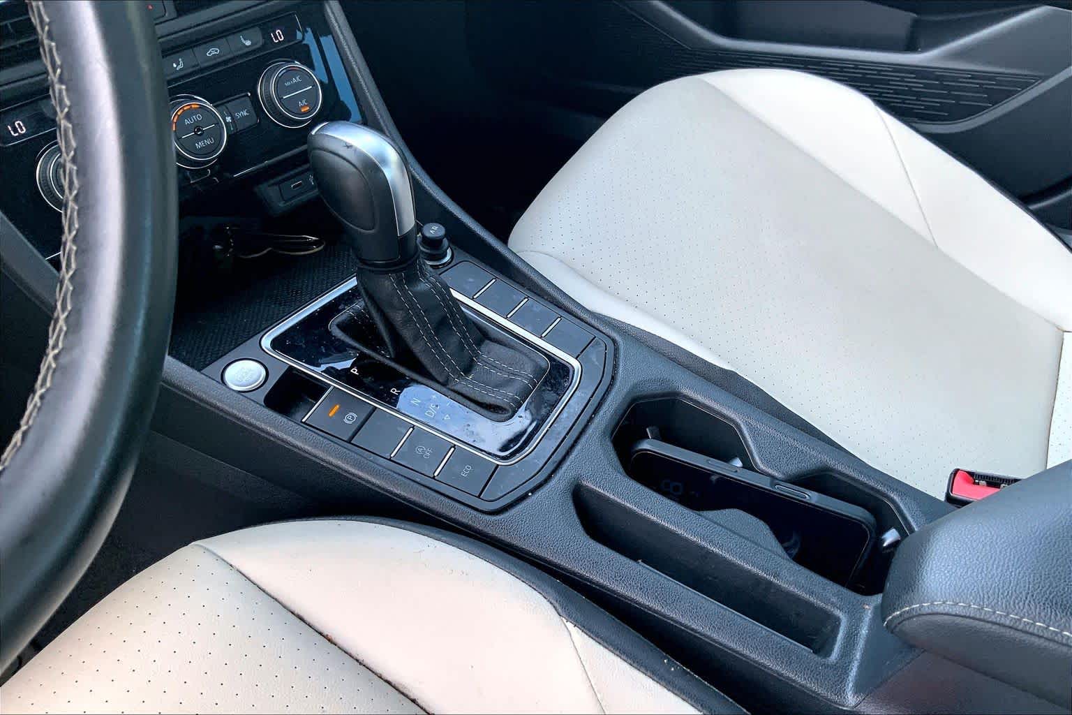 Thumbnail: 2021 Volkswagen Jetta - 15