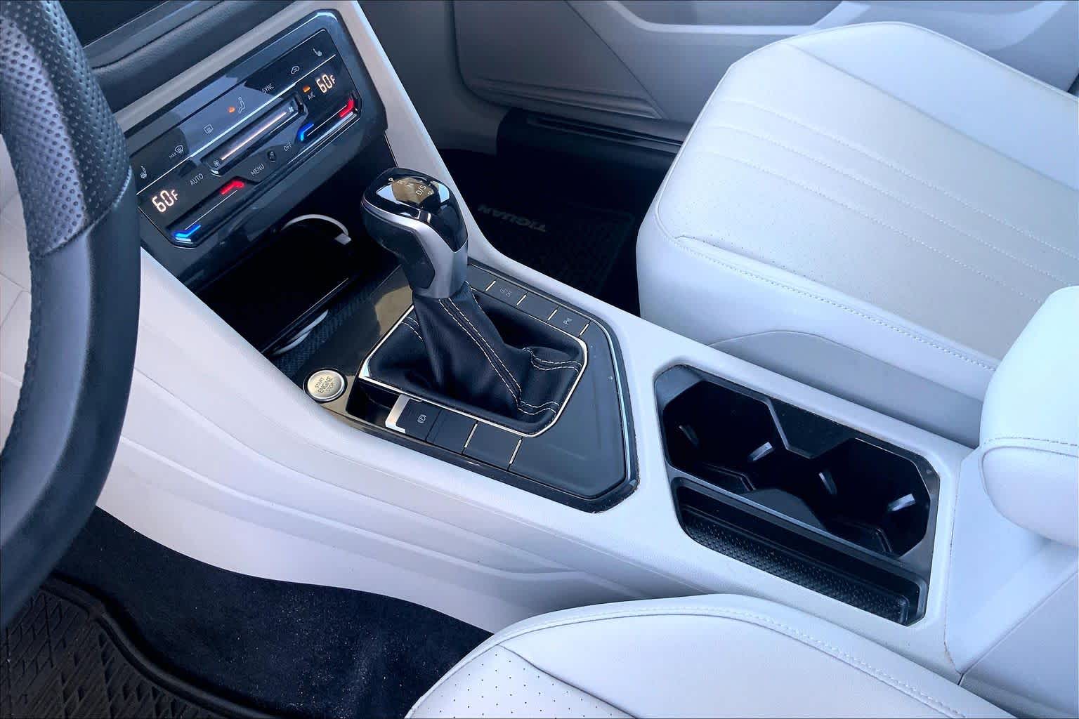 Thumbnail: 2022 Volkswagen Tiguan - 16