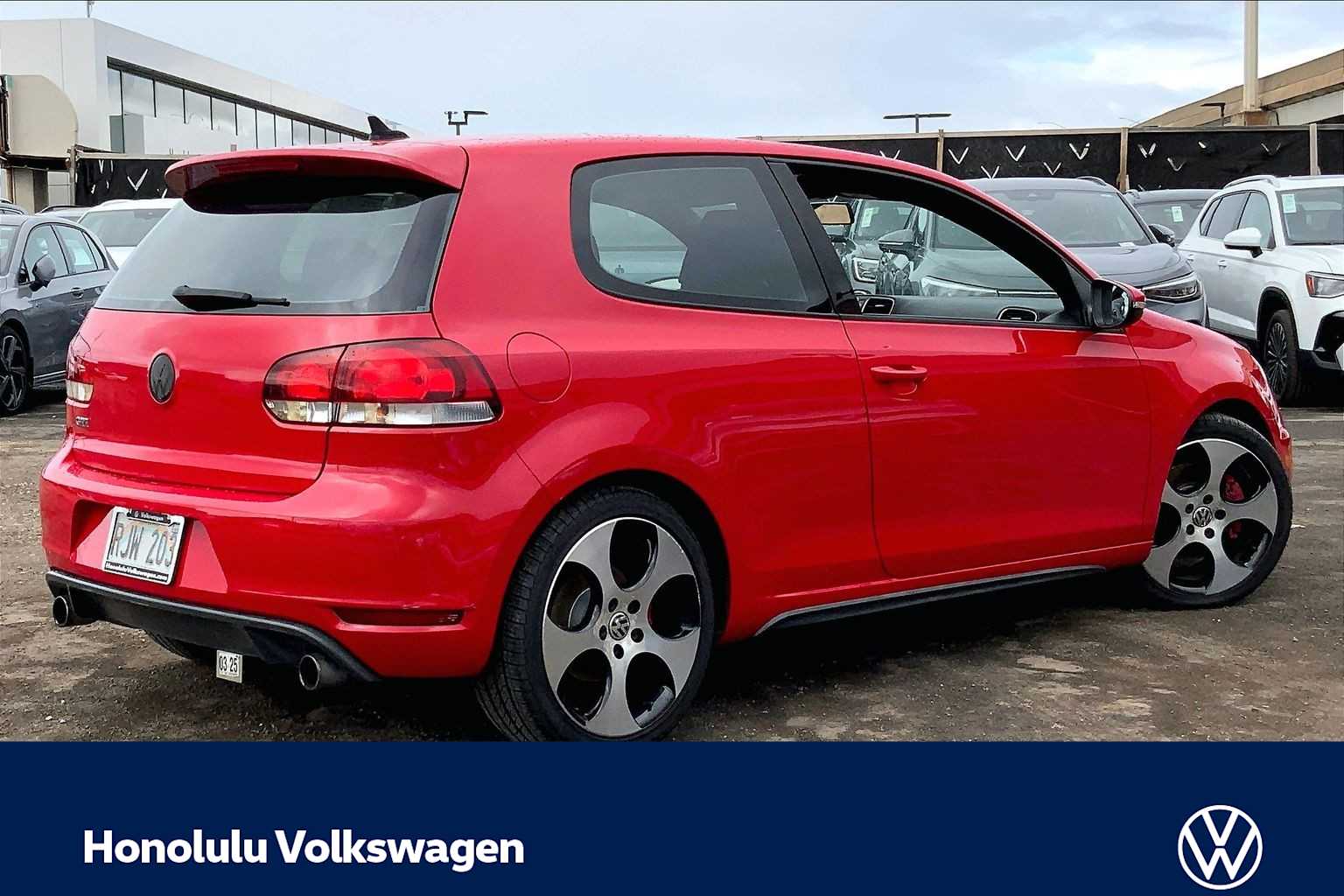 Thumbnail: 2011 Volkswagen Golf - 21