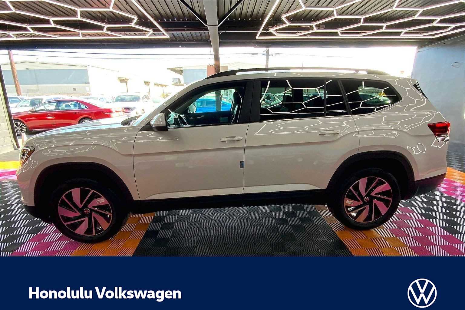 Thumbnail: 2026 Volkswagen Atlas - 3