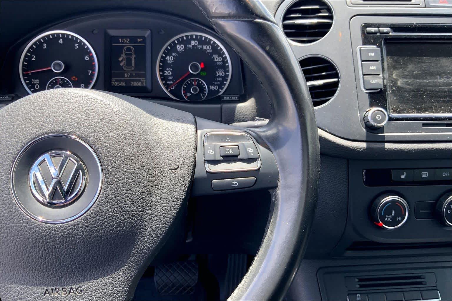 Thumbnail: 2014 Volkswagen Tiguan - 25