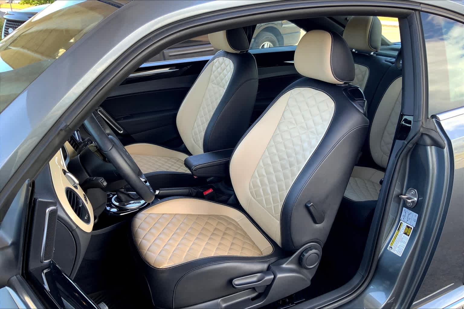 Thumbnail: 2019 Volkswagen Beetle - 10