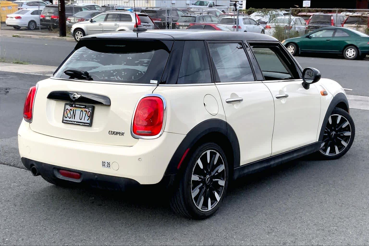 Thumbnail: 2017 MINI Cooper Hardtop - 21