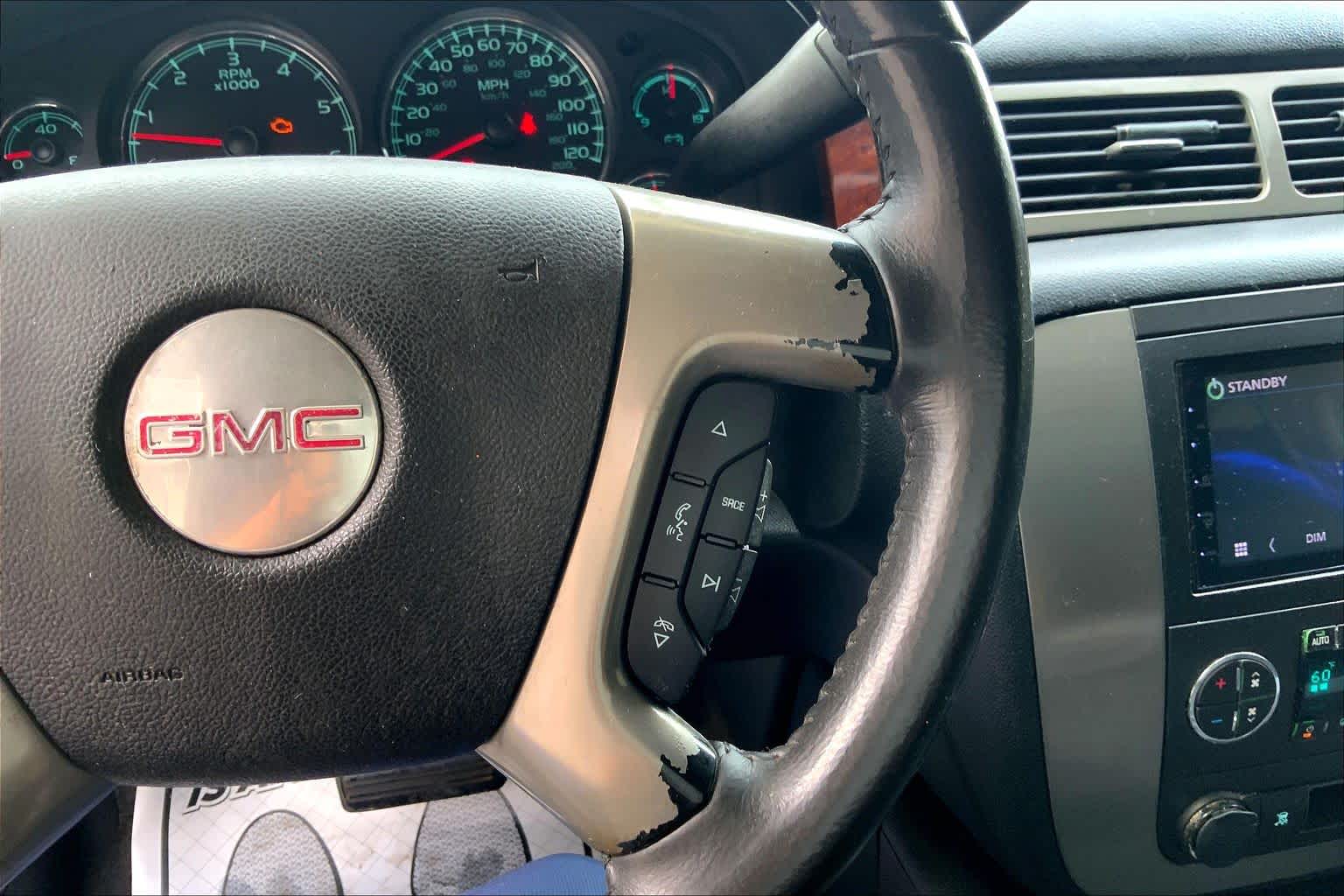 Thumbnail: 2011 GMC Yukon - 25
