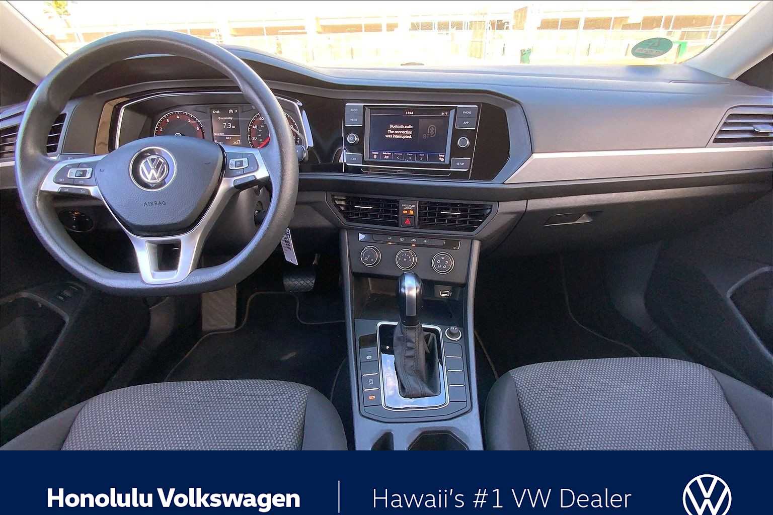 Thumbnail: 2019 Volkswagen Jetta - 9