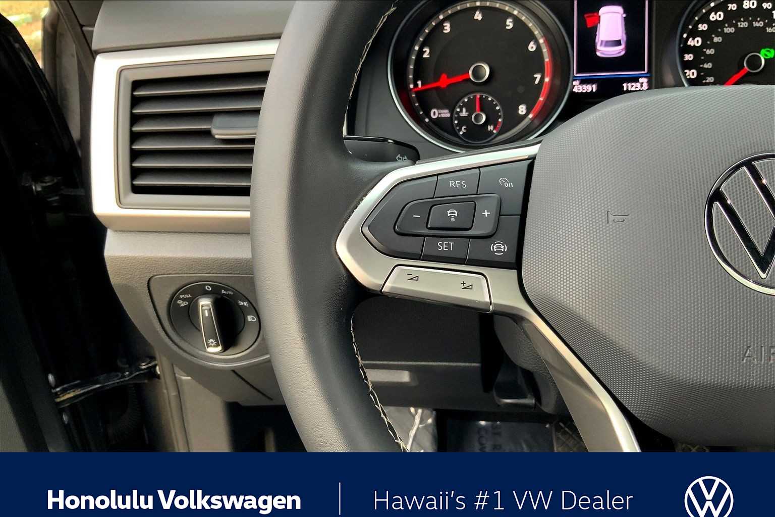 Thumbnail: 2021 Volkswagen Atlas - 23