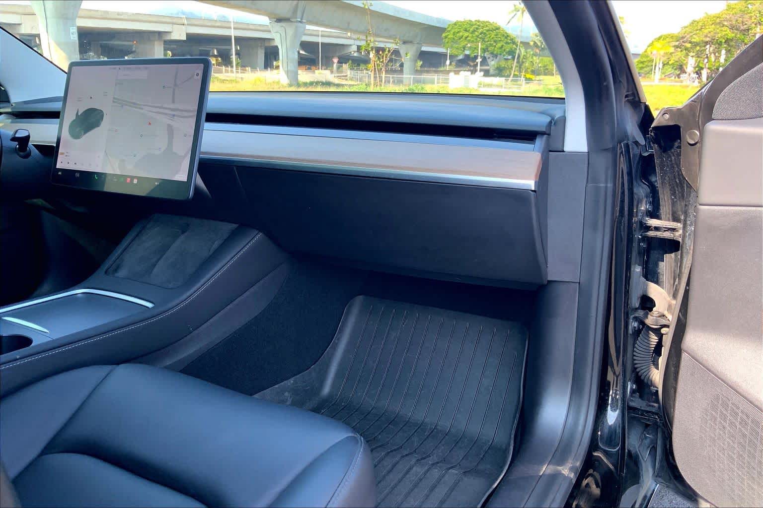 Thumbnail: 2021 Tesla Model 3 - 23