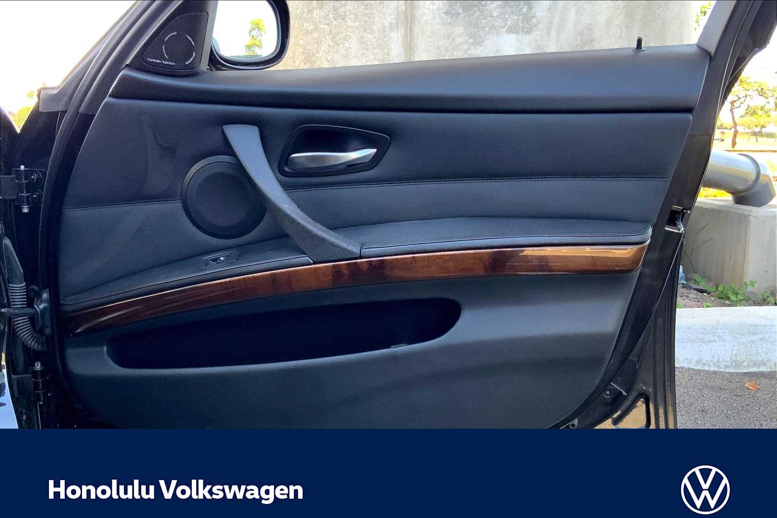 Thumbnail: 2011 BMW 3 Series - 26