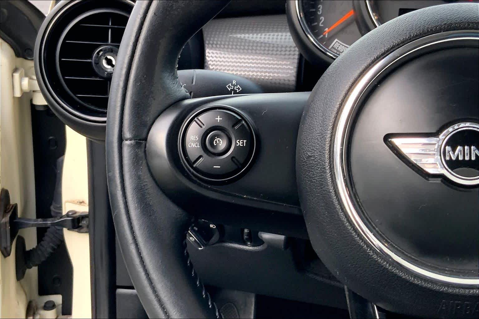 Thumbnail: 2017 MINI Cooper Hardtop - 23