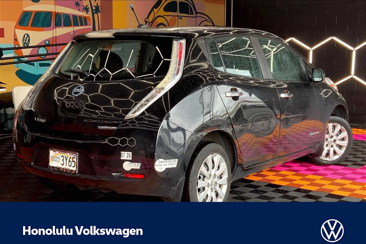 Thumbnail: 2013 Nissan Leaf - 20