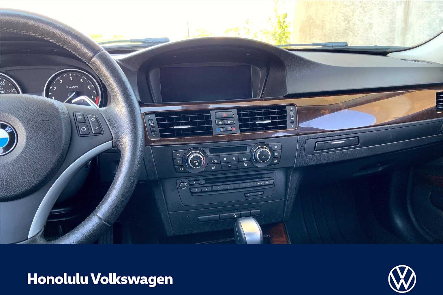 Thumbnail: 2011 BMW 3 Series - 14